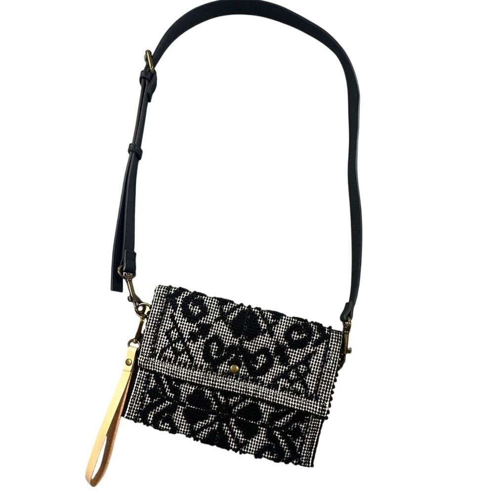 Clutch Woven Geometric Pibiones Crossbody Wristlet - Picture 2 of 10